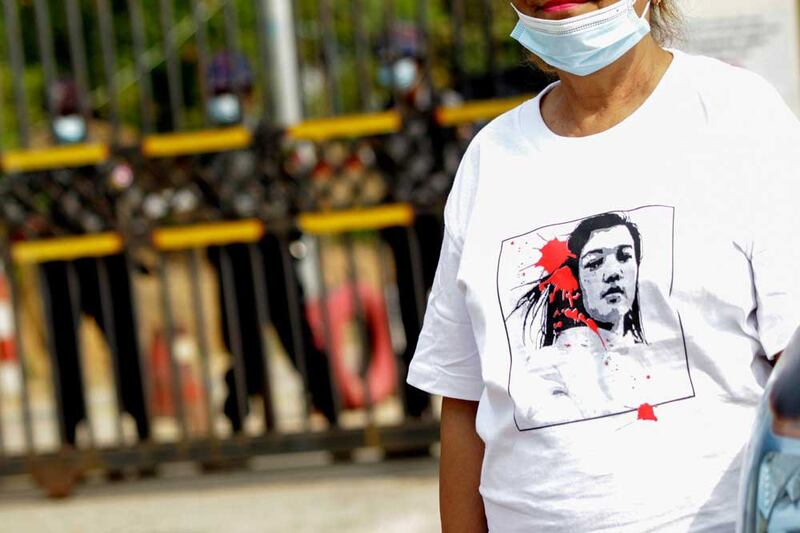 https://www.rfa.org/english/multimedia/myanmar-death-protest-gallery-02222021182753.html/myanmar_funeral022121_011.jpg