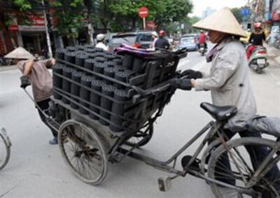Hanoi-coal-bricks-305.jpg