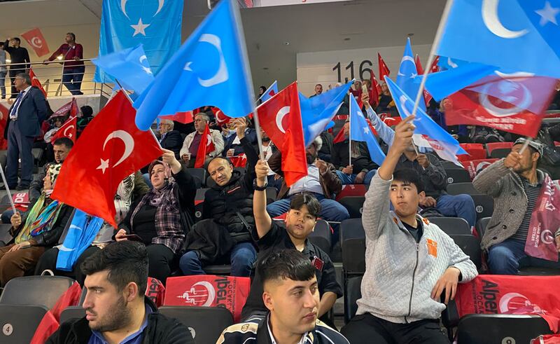 بۈيۈك بىرلىك پارتىيەسىنىڭ 12-نۆۋەتلىك ۋەكىللەر قۇرۇلتىيىنىڭ زال ئىچى كۆرۈنۈشى، 2023-يىلى 22-ئۆكتەبىر، ئەنقەرە