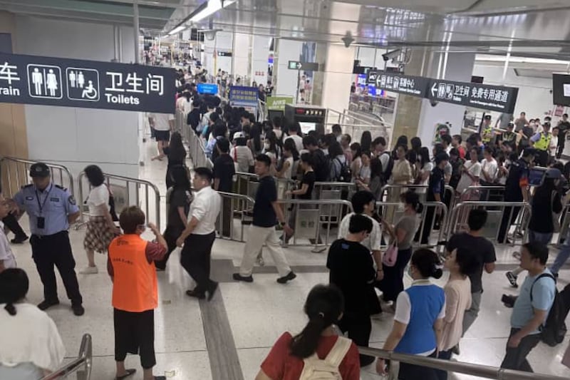 APEC会前 深圳地铁升级安检惹民怨