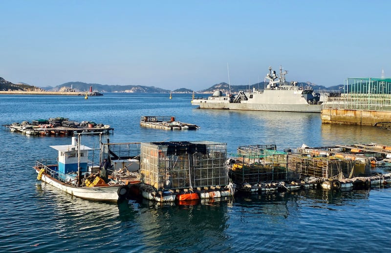 A navy ship lies in port at Heuksan Island. Credit: Lee Jeong-Ho/RFA