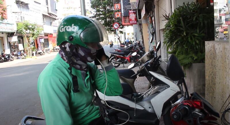 Shipper giao hàng công nghệ. RFA