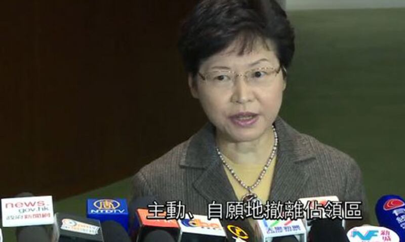 2014年12月10日，政務長司司長林鄭月娥表示，不會天真地以為清場就解決政改問題，仍願意就政改發展與學生組織商討。（政府新聞網圖）