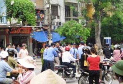 Hanoi_police_arrest_protestors_200.jpg