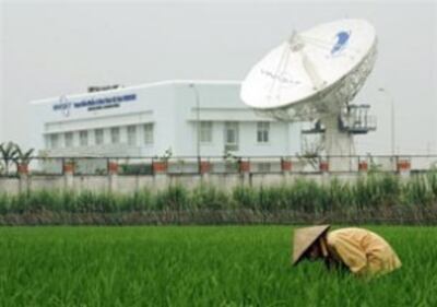 Quanh năm ‘bán mặt cho đất, bán lưng cho trời’, nông dân vẫn là thành phần chịu nhiều thiệt thòi nhất trong xã hội Việt Nam.
