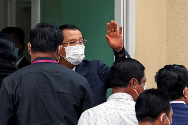 cambodia-hun-sen-hospital-vaccine-march-2021.JPG
