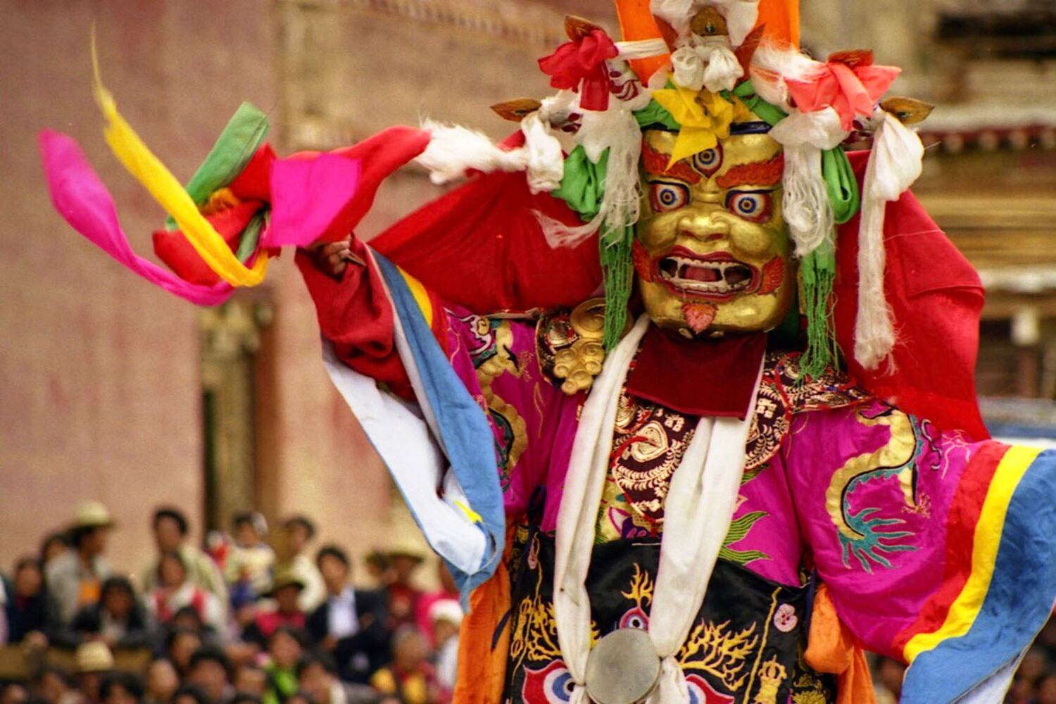 白玉寺的金刚法舞。(唯色1999年摄影)