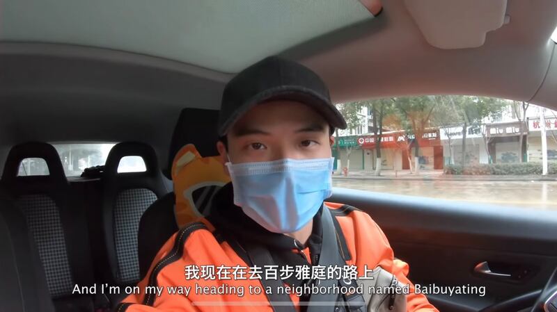 李泽华探访疑似疫情爆发处:武汉百步亭小区。(李泽华油管截图)