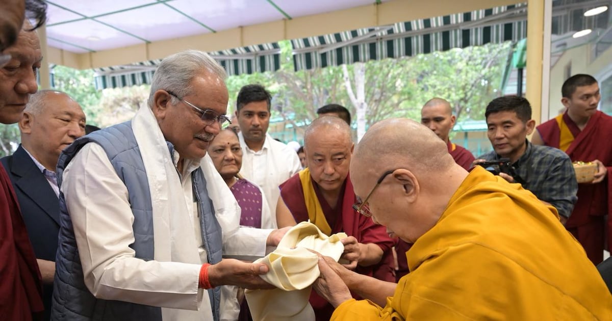 ཡང་སྲིད་ཀྱི་གནད་དོན་ཐད་༧གོང་ས་མཆོག་གི་རྒྱབ་ཏུ་རྒྱ་གར་རྟག་ཏུ་ཡོད་ཅེས་གསུངས་པ།