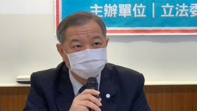 刑事局副局长廖训诚称,林荣基泼漆案与陆委会脸书留言看不到直接关连性。(记者 黄春梅摄)