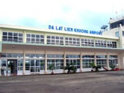 LienKhuongAitport200.jpg