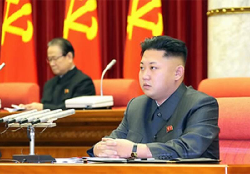 북한 김정은 국방위원회 제1위원장이 지난 8일 평양에서 열린 조선노동당 중앙위원회 정치국 확대회의에 참석했다고 조선중앙통신이 9일 보도했다. 