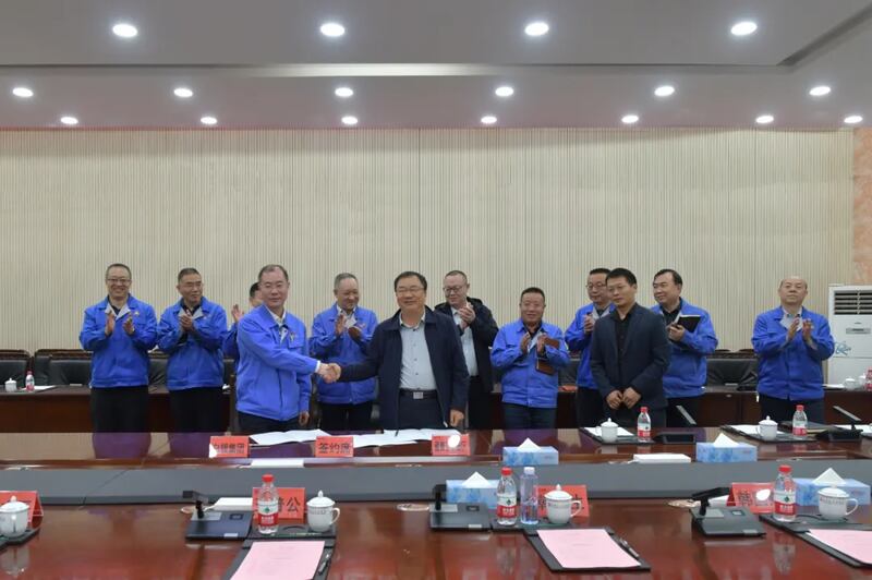 ཤིན་ཅང་དང་དེ་མིན་གྲངས་ཉུང་མི་རིགས་ལ་བཙན་ཤེད་ཀྱིས་ངལ་རྩོལ་བྱེད་བཅུག་པ་དང་ངལ་རྩོལ་ནུས་ཤུགས་སྤོས་པར་ཨ་རིས་རྒྱ་ནག་གི་ཁེ་ལས་བཀག་སྡོམ་བྱས་པའི་ནང་བོད་དང་འབྲེལ་ཡོད་ཁེ་ལས་གཉིས་ཚུད་འདུག