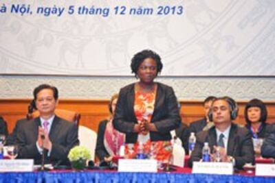 Bà Victoria Kwakwa, Giám đốc Quốc gia Ngân hàng Thế giới tại Việt Nam, chủ tọa VDPF 2013. World Bank Photo/Việt Tuấn.