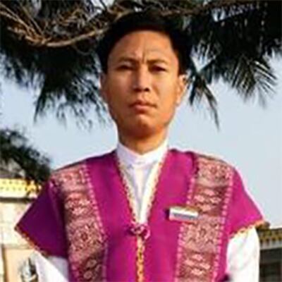 မြိုအမျိုးသားဒီမိုကရေစီပါတီဥက္ကဌ ဦးဦးမြထွန်း ကို တွေ့ရစဉ်