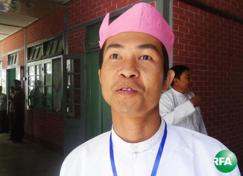 ကယားပြည်နယ် ဝန်ကြီးချုပ်အသစ် ဦးအယ်လ်ဖောင်းရှို ကို တွေ့ရစဉ်