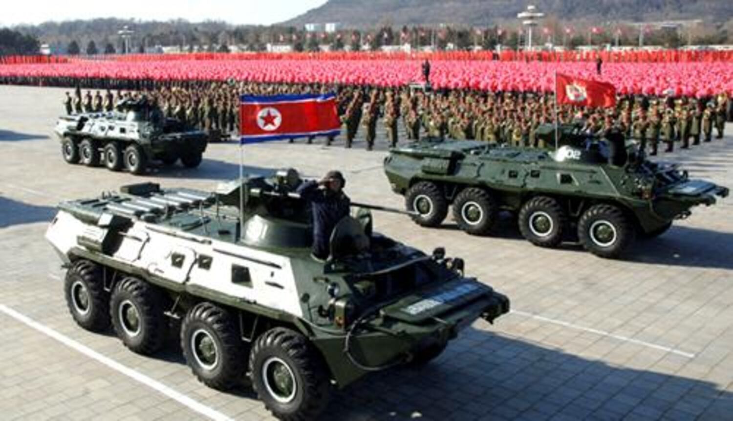 북한군 BTR-80 장갑차