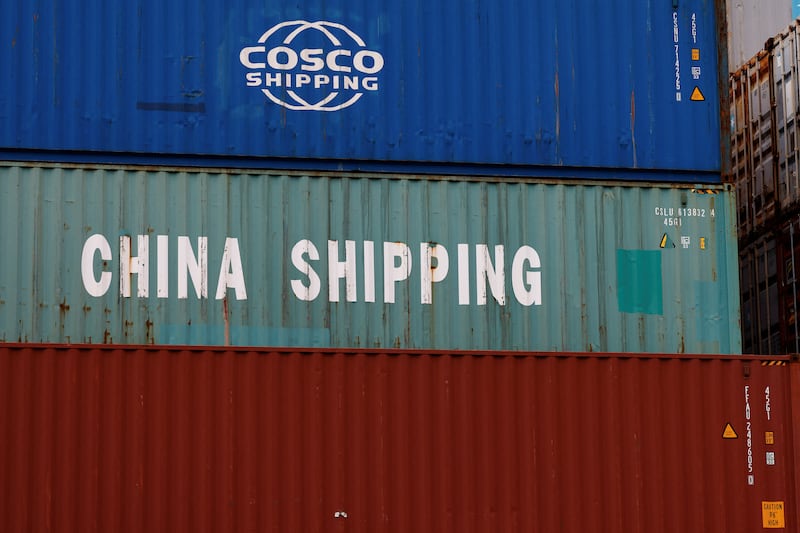 중국 광둥성 선전의 옌톈항에 컨테이너들이 놓여 있다.