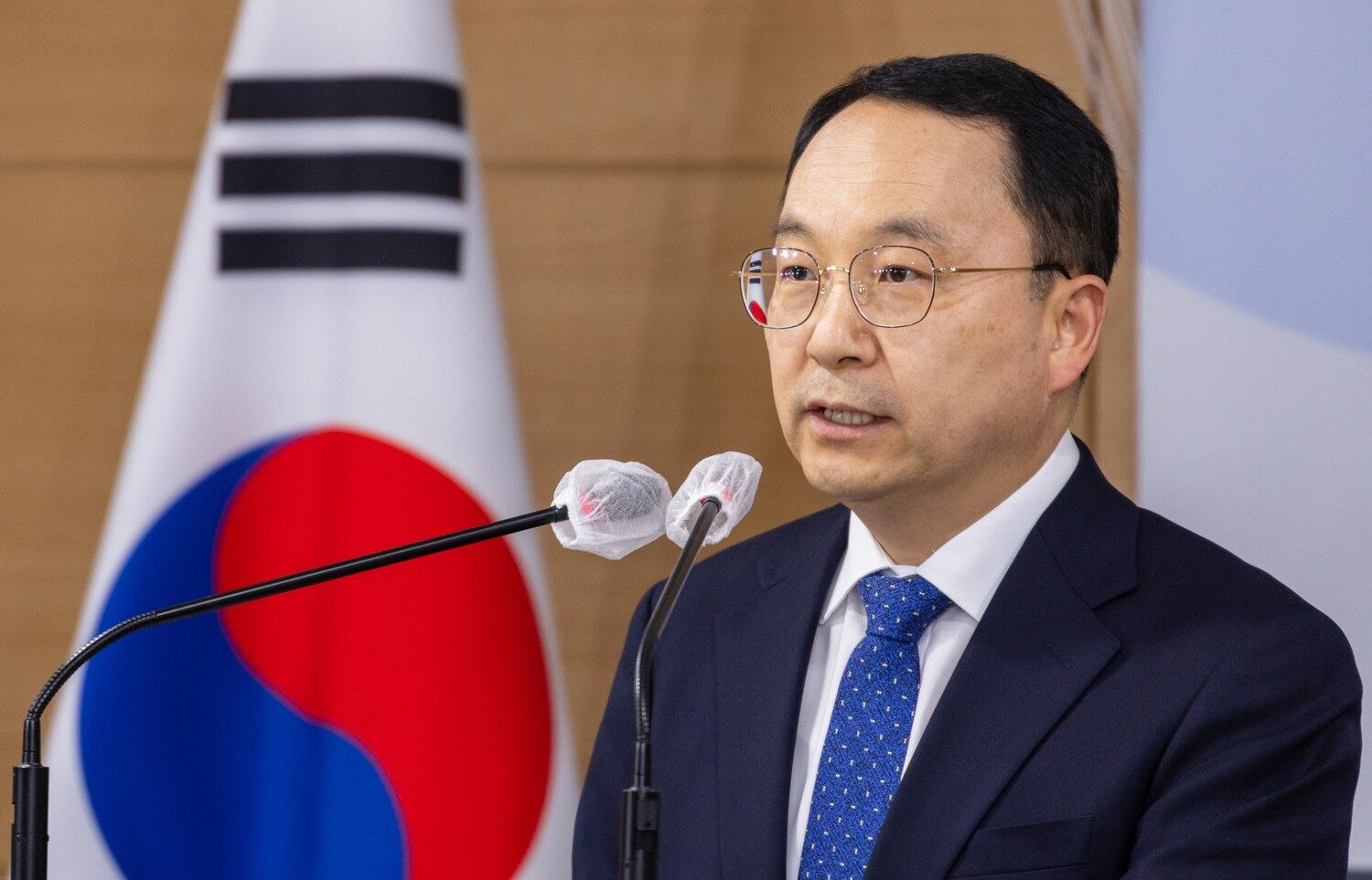 구병삼 통일부 대변인이 24일 오전 서울 종로구 정부서울청사에서 정례브리핑을 하고 있다.