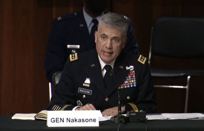 폴 나카소네 미 사이버사령관 겸 국가안보국(NSA) 국장이 25일 상원 군사위원회 청문회에 출석해 발언하고 있다.