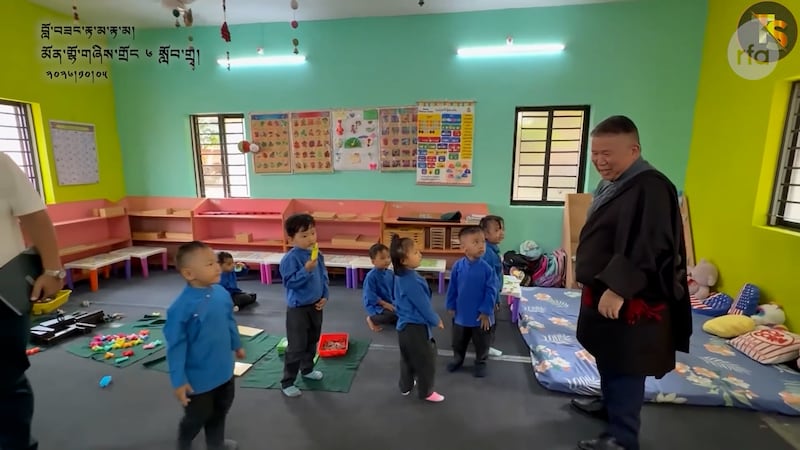 མོན་གྷོ་འདོད་རྒུ་གླིང་གཞིས་གྲོང་ ༦ སློབ་གྲྭར་འཚམས་གཟིགས་གནང་སྐབས། ༢༠༢༦།༡༠།༠༥