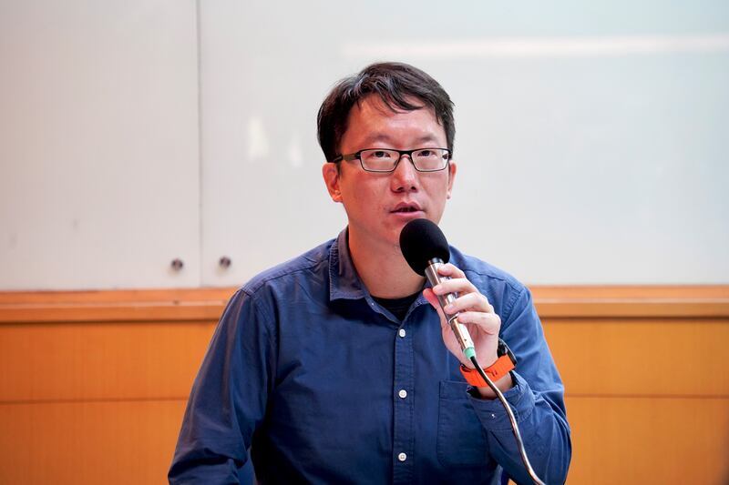 八旗出版社前編輯王家軒表示，台灣文化界私下勸告未來不要進中、港、澳。（淳音攝）