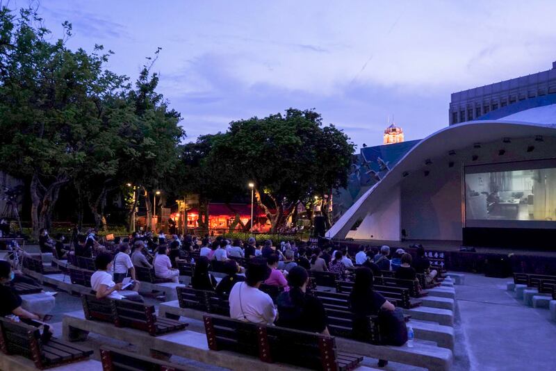 在台港人台北「二二八和平公園」舉辦《吾知想點》集會。（淳音攝）