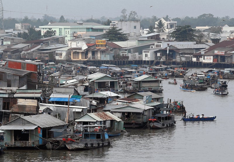 Hình minh họa. Những căn nhà dọc sông Mekong ở thành phố Cần Thơ