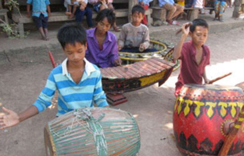 កុមារ​កំព្រា​៣០៥