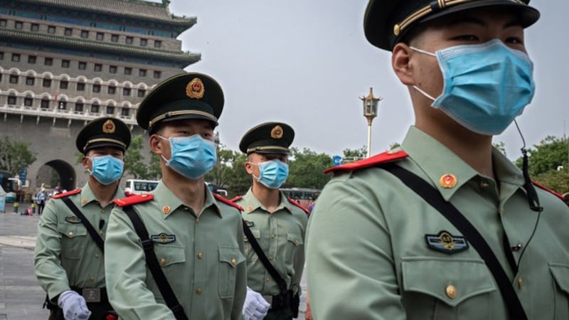 北京即将召开全国两会,中国经济、美中关系、疫情、和台湾问题都是看点。(法新社)