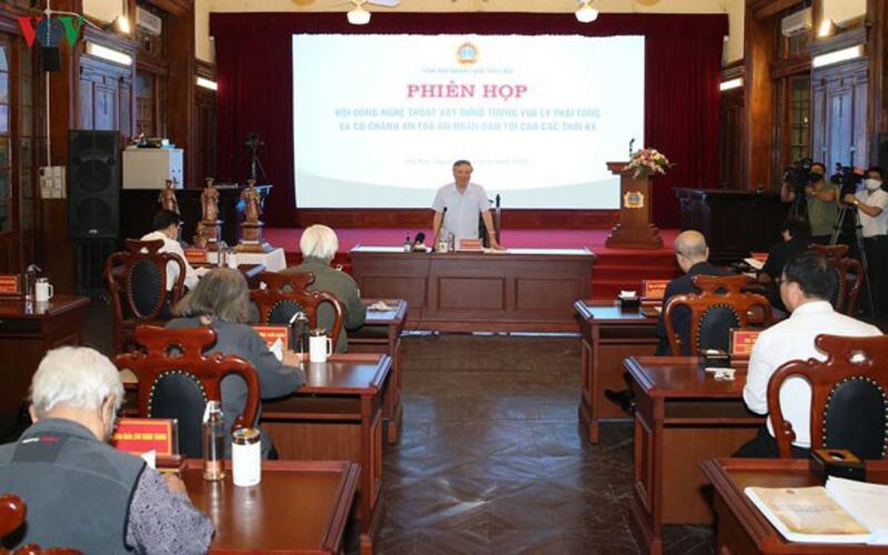 Quang cảnh cuộc họp Hội đồng nghệ thuật xây dựng tượng vua Lý Thái Tông, diễn ra chiều ngày 28/04/2020, tại Hà Nội.