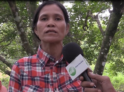 លោកស្រី ផៅ ញ៉ើង ជា​តំណាង​ពលរដ្ឋ​ឃុំ​ជីខលើ ស្រុក​ស្រែអំបិល ខេត្ត​កោះកុង ផ្ដល់​បទសម្ភាសន៍​កាល​ពី​ថ្ងៃ​ទី​៦ ខែ​កក្កដា ឆ្នាំ​២០១៦។ RFA/Den Ayuthyea