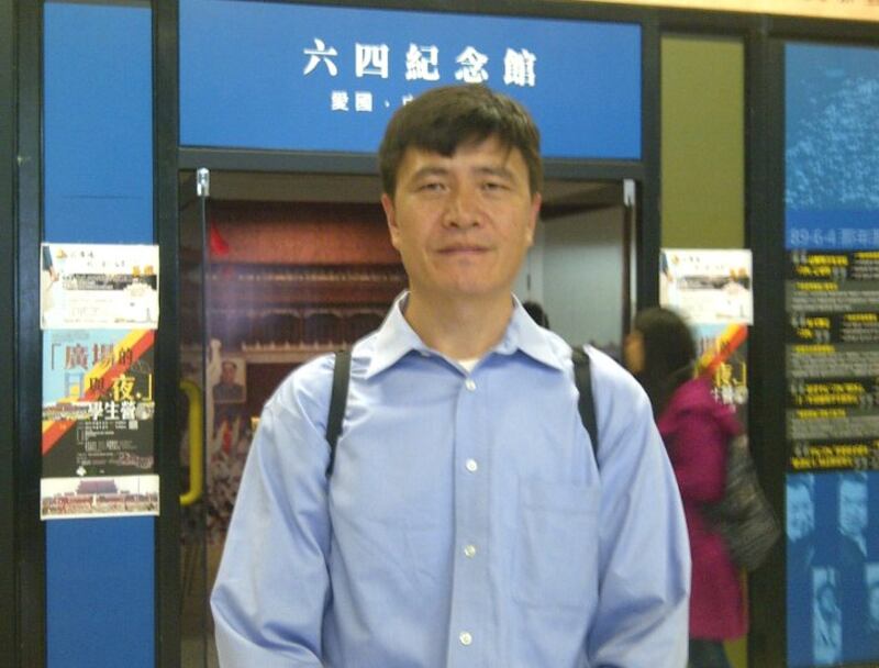 公开信的联署人之一、原八九民运学生领袖周锋锁在接受本台记者采访时表示，朔尔茨此时出访中国是对自由世界的背叛。（周锋锁提供）