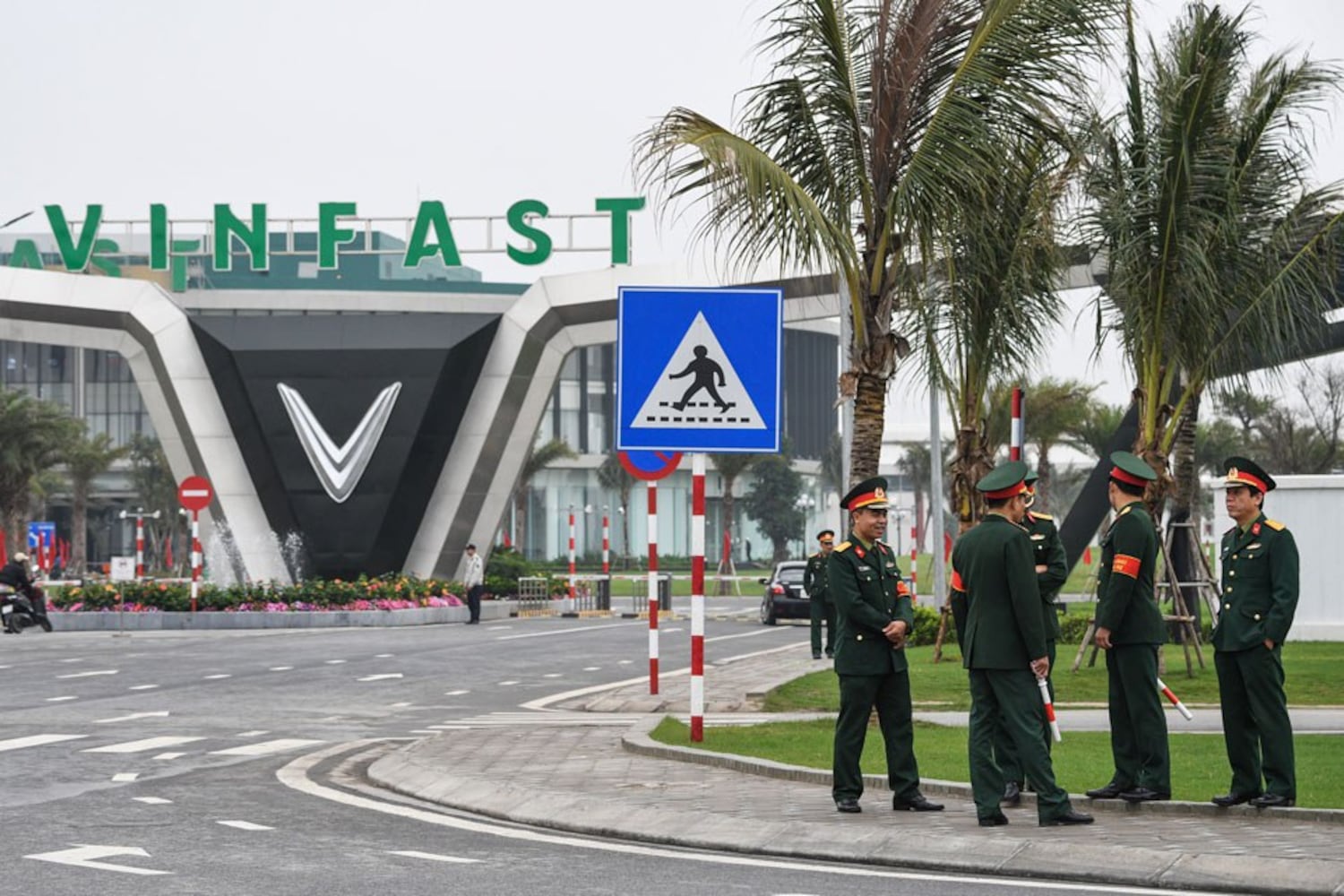 Vingroup tiếp tục thế chấp tài sản để vay nợ cho VinFast Việt Nam