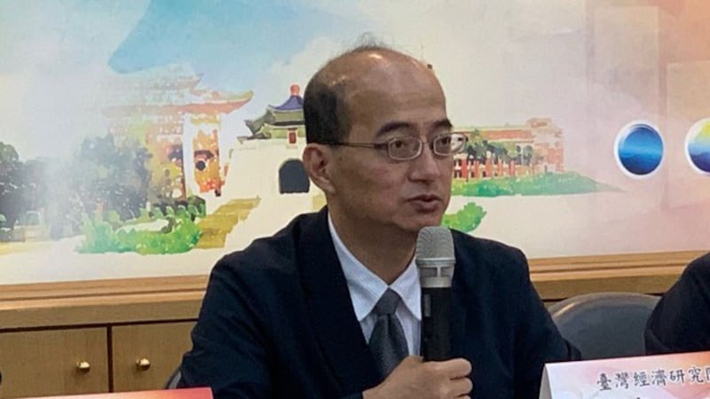台湾经济研究院院长张建一认为中国经济不确定性仍高。(记者 黄春梅摄)