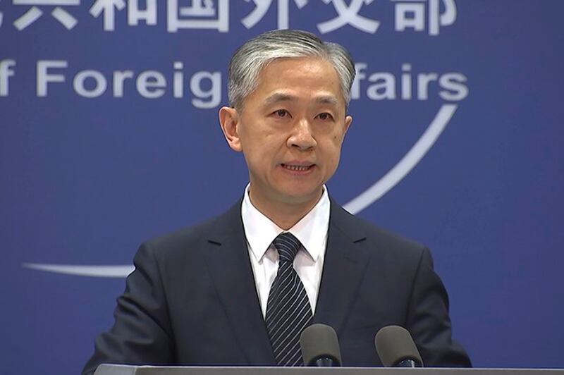 中国外交部发言人汪文斌2021年11月2日在例行记者会上表示,中方从未承认驻华记者协会。(美联社图片)