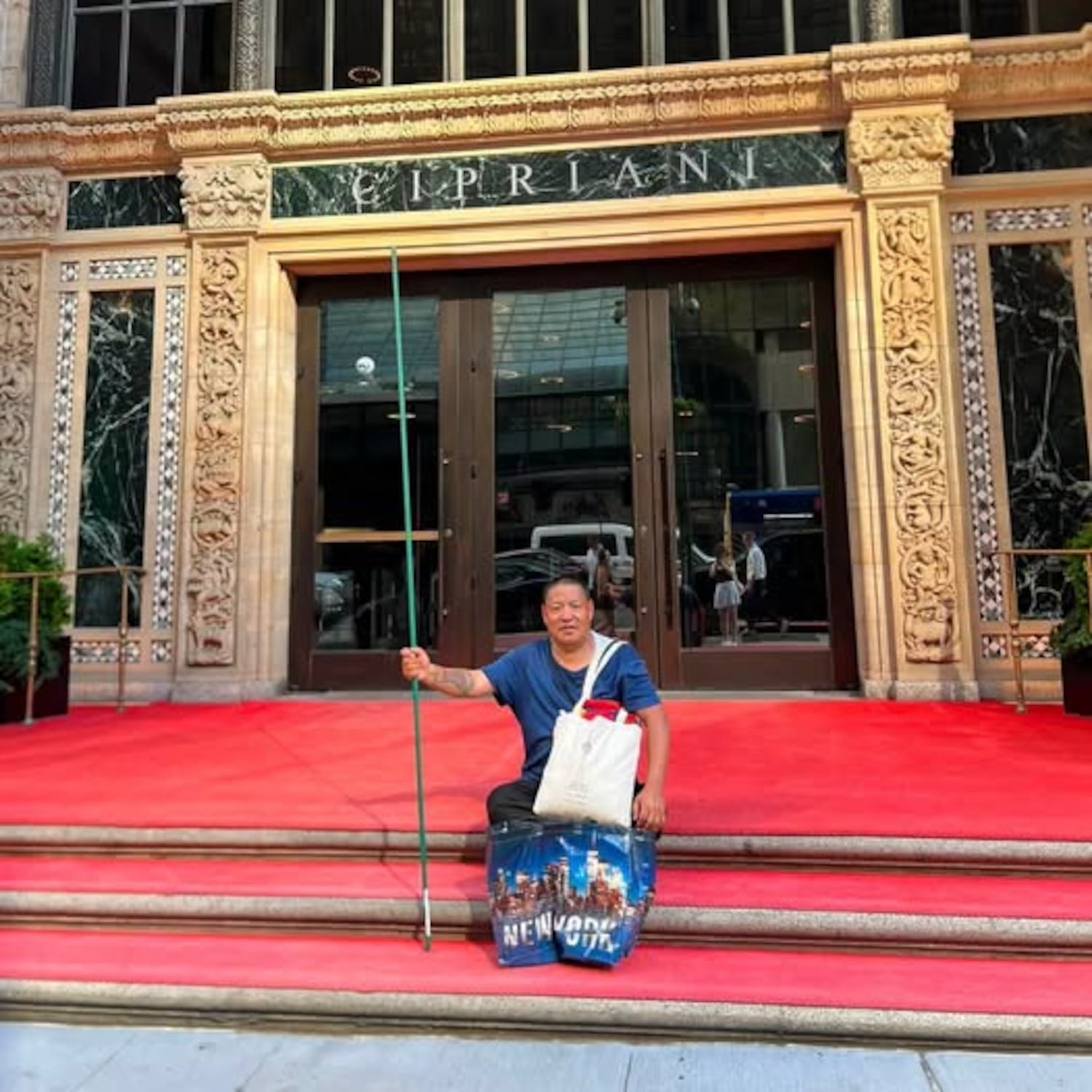 མཉམ་འབྲེལ་རྒྱལ་ཚོཊ་མདུན་རང་སྲེག་ངོ་རྒོལ་གནང་མཁན་བློ་དགའ་རང་བཙན་ལགས་སྐུ་གཤེཊ་འདུག