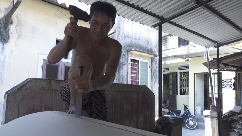 Người làng Nam Thanh gắn bó với nghề thủ công nghiệp.