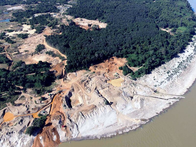 အခု ရွှေတူးနေတဲ့နေရာဟာ မြစ်ကွေ့အနီးမှာဖြစ်ပြီး ရေစီးကြမ်းတဲ့နေရာ ဖြစ်တာကြောင့် မိုးတွင်းရေကြီးချိန်မှာ ရေလမ်းကြောင်းလွဲပြီး မြစ်ဆုံစျေးတန်းနဲ့ တန်ဖရဲရွာ ရေလွှမ်းမိုး ‌ပျောက်ကွယ်သွားမယ့် အန္တရာယ် ရှိနေတာပါ။