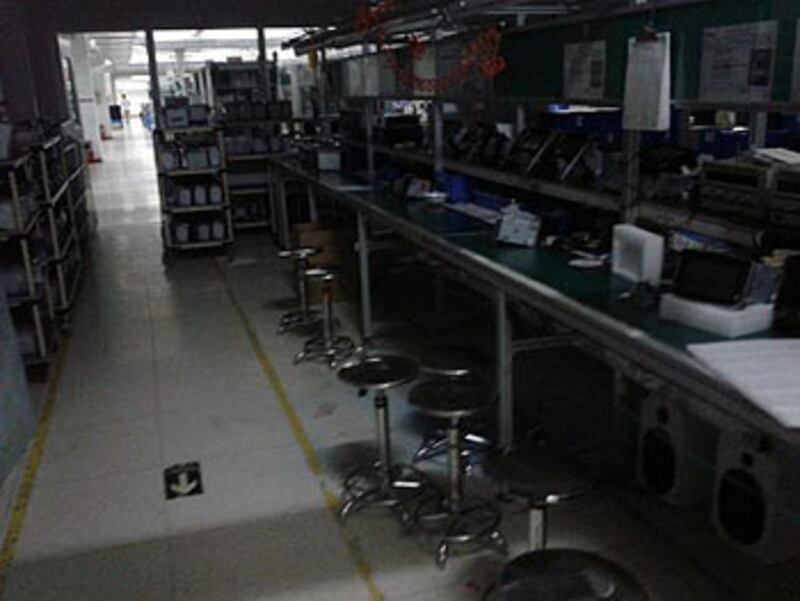 2013年8月7日，天緣電子廠員工遊行堵路並發生衝突後，員工未有再上班。（工人攝）