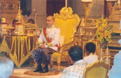 new_cambodian_king5_250.jpg