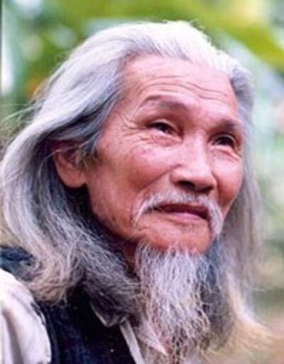 Cố Thi sĩ Hữu Loan. Photo courtesy of Talawas.