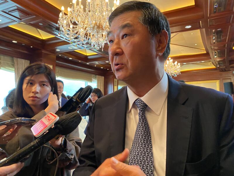 大灣區航空主席黃楚標表示，未來亦會考慮引入國產客機C919。（董舒悅 攝）