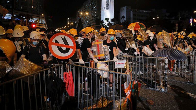 2019年7月14日，香港民众再次上街抗议。（美联社）