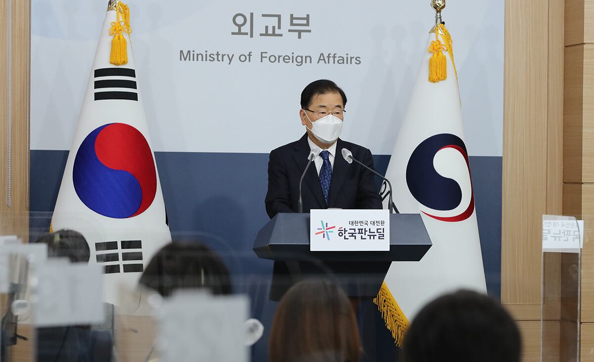 정의용 외교부 장관이 31일 정부서울청사 외교부 브리핑실에서 열린 내신 기자 브리핑에서 발언하고 있다.