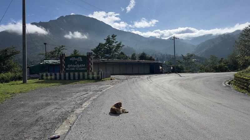 ကချင်ပြည်နယ်၊ ဝိုင်းမော်မြို့နယ် ကံပိုင်တည်မြို့အဝင်ကို ၂၀၂၃ ခုနှစ် ဇူလိုင်လ ၂ ရက်နေ့က တွေ့ရစဉ်။ (Photo: RFA)