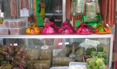 Một gian hàng bán đồ Tết tại chợ Việt Nam ở Bangkok - Thái Lan, ảnh chụp trước đây. Courtesy VOV.