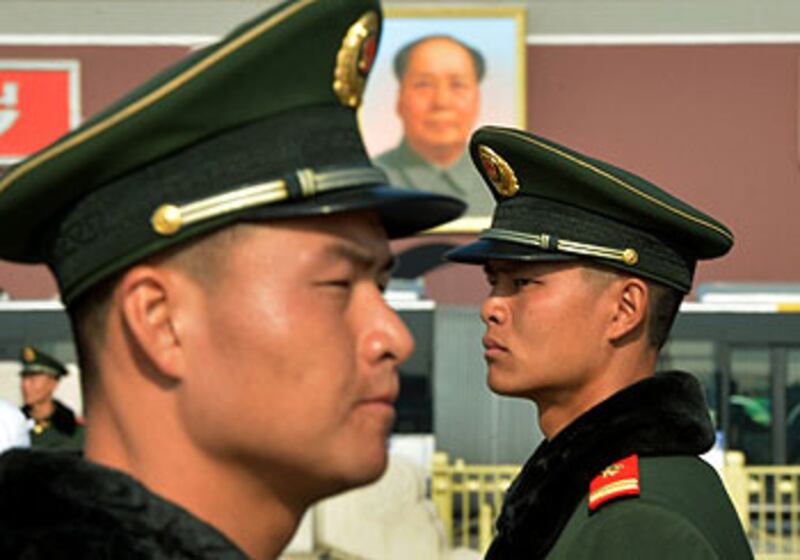 2012年11月6日,中國共產黨18大即將在北京召開,天安門廣場戒備森嚴。(AFP PHOTO/Mark RALSTON )