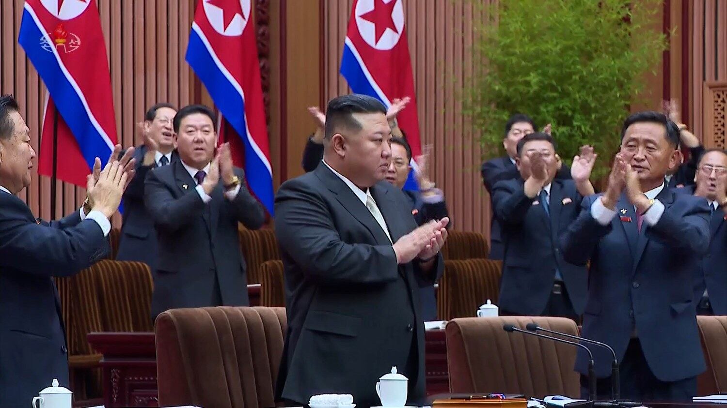 북한 김정은 국무위원장이 참석한 가운데 지난 26~27일 평양 만수대의사당에서 최고인민회의 제14기 제9차 회의가 열렸다고 조선중앙TV가 28일 보도했다.