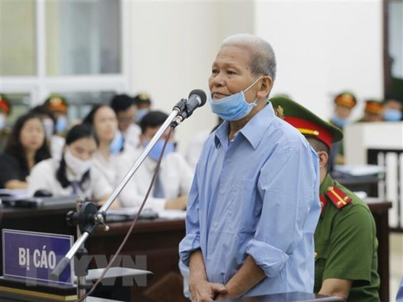 Hình minh hoạ. Ông Bùi Viết Hiểu trước phiên toà ở Hà Nội tháng 9/2020